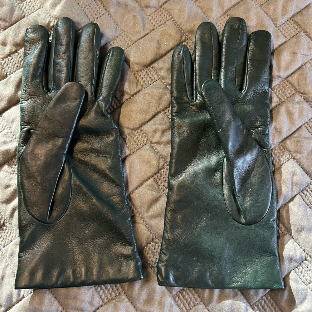 J. Crew Cashmere Lined Forest Green Leather Gloves - size Medium